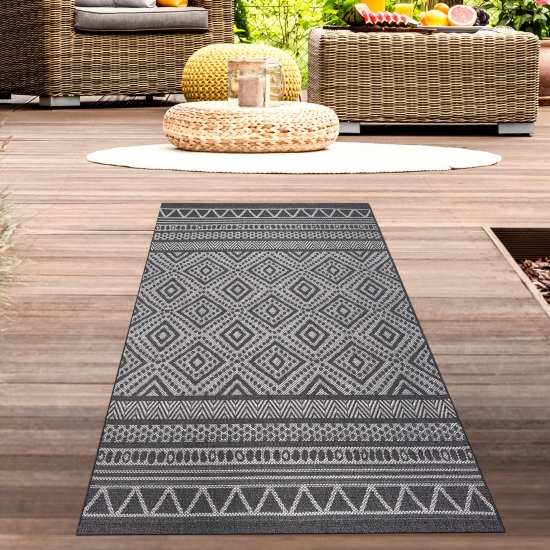 Preview: In- & Outdoorteppich im Ethno-Design – Modernes Muster in Anthrazit-Creme Preview: In- & Outdoorteppich im Ethno-Design – Modernes Muster in Anthrazit-Creme