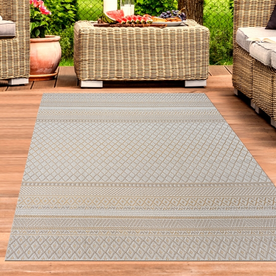 Moderner In- & Outdoorteppich – Ethno-Design mit geometrischem Muster in Beige-Gelb